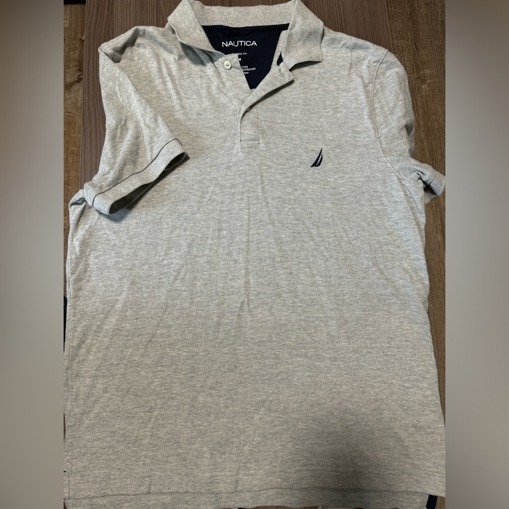 Gray classic fit polo shirt medium size Nautica